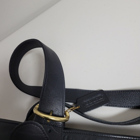 Vintage Coach Lafayette Leather Shoulder Bag #4140. - Picture 11 of 17